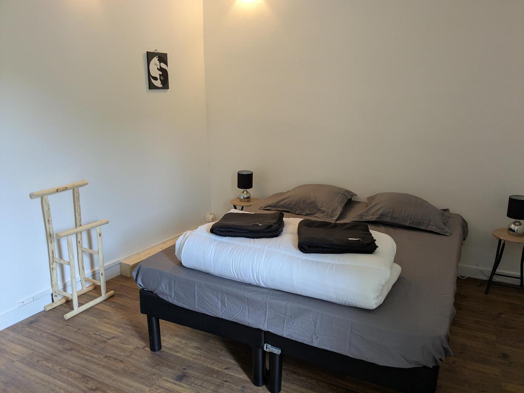 Bed and Breakfast Chez Cornelia à Estaing  Extérieur photo